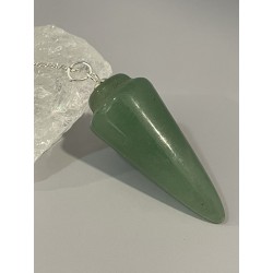 Pendule en forme de cône, en aventurine verte.