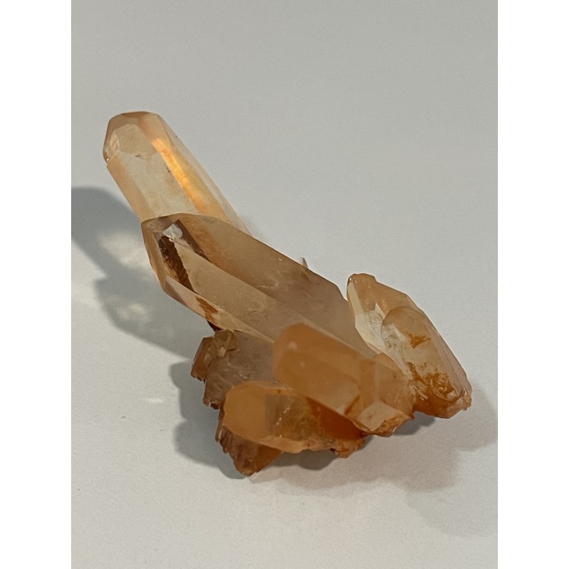 Groupe de quartz tangerine hématoïde