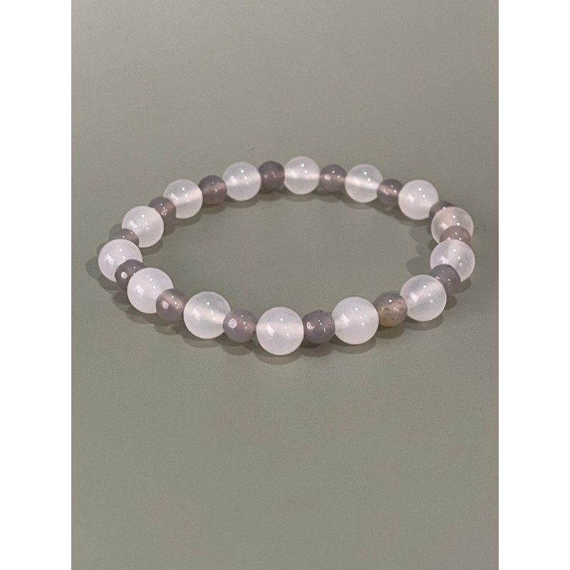 Bracelet agate blanche et grise, perles blanches 8 mm et grises 6 mm.
