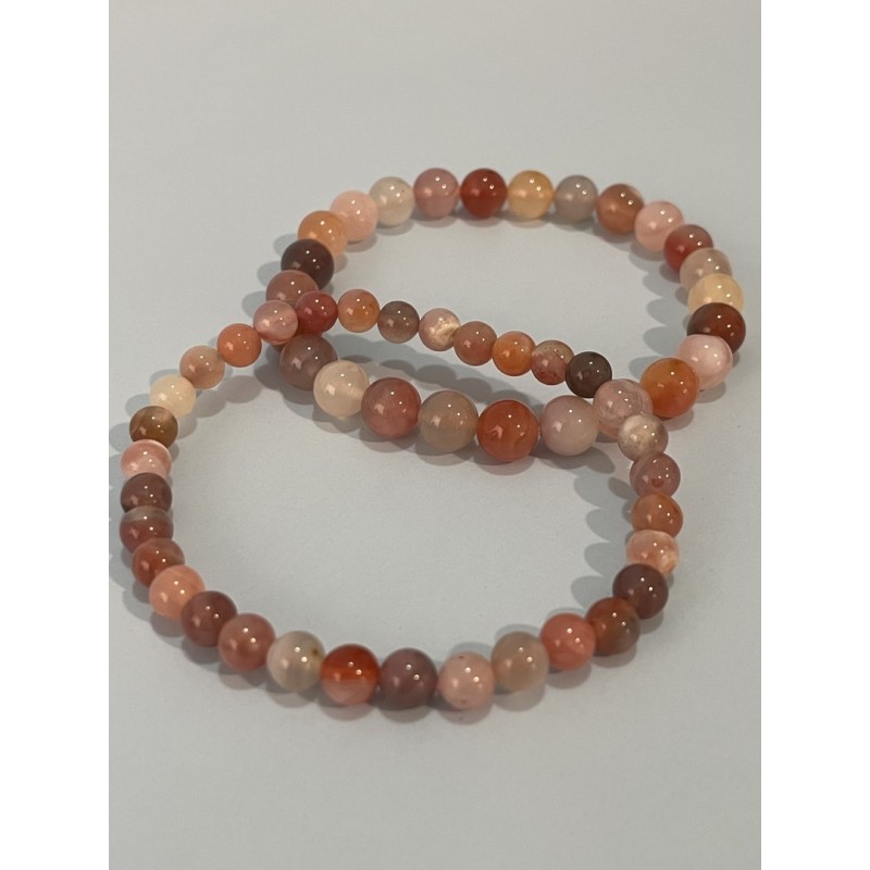 Bracelet en agate du Botswana rose.
Existe en perles 6 mm et 8 mm.