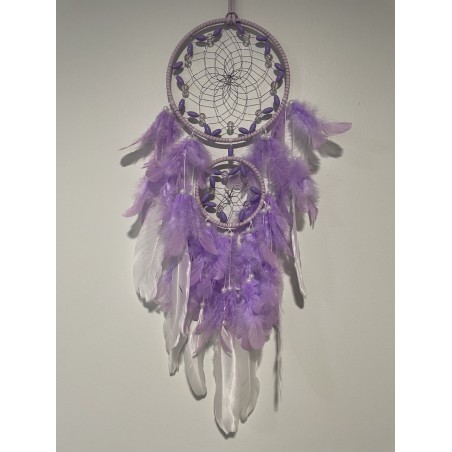 Attrape-rêves mauve, avec perles fantaisie. Attrape-rêves mauve, avec perles fantaisie.