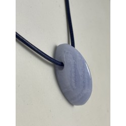 Cabochon en calcédoine bleue