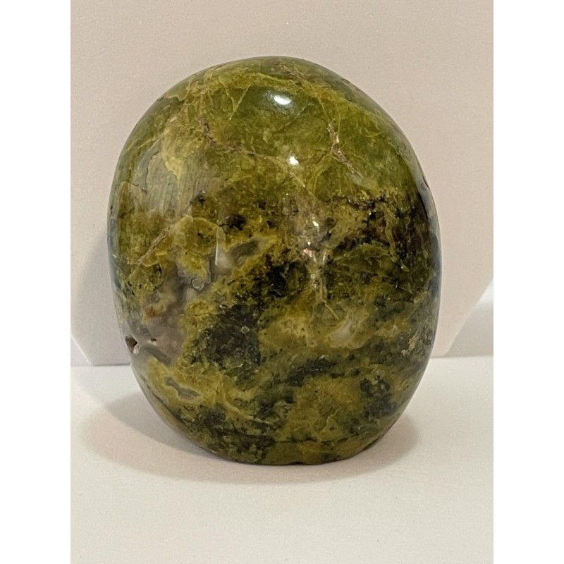 Forme libre opale verte référence 004