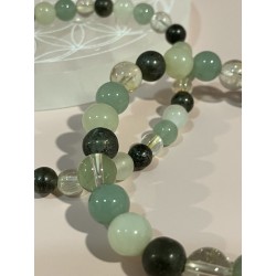 Bracelets abondances, en perles 6 mm et 8 mm zoomés. Composés de citrine naturelle, pyrite, jade de Chine et aventurine verte.