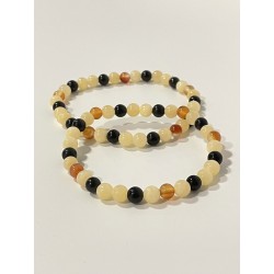 Pierres naturelles utilisées pour la création du bracelet L’Orage Endormi.
