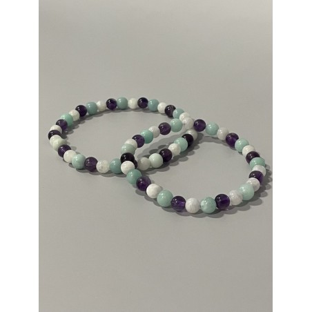 Bracelet Le Murmure des Papillons en améthyste, pierre de lune et amazonite – existe en 19 cm ou 21 cm de longueur.