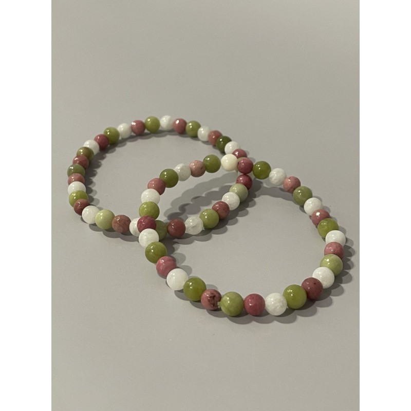 La Tendresse Éveillée – Bracelet en rhodonite, jade coréen et pierre de lune - existe en 19 cm et 21 cm de longueur.