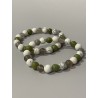La Lame du Vent – Bracelet en howlite, agate grise et jade néphrite - Existe en 19 cm et 21 cm de longueur.