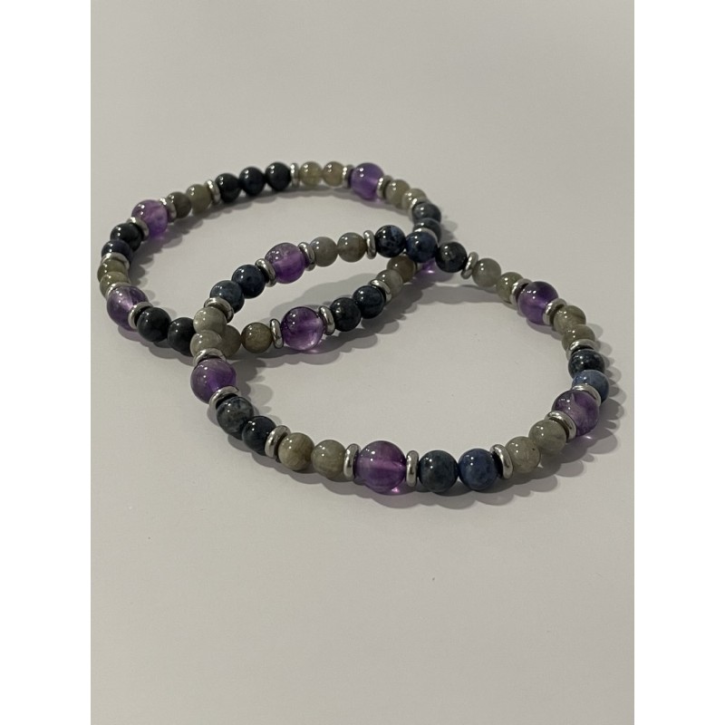 Bracelet Le Dernier du Clan en dumortiérite, labradorite et améthyste – Existe en 19 cm et 21 cm de longueur.