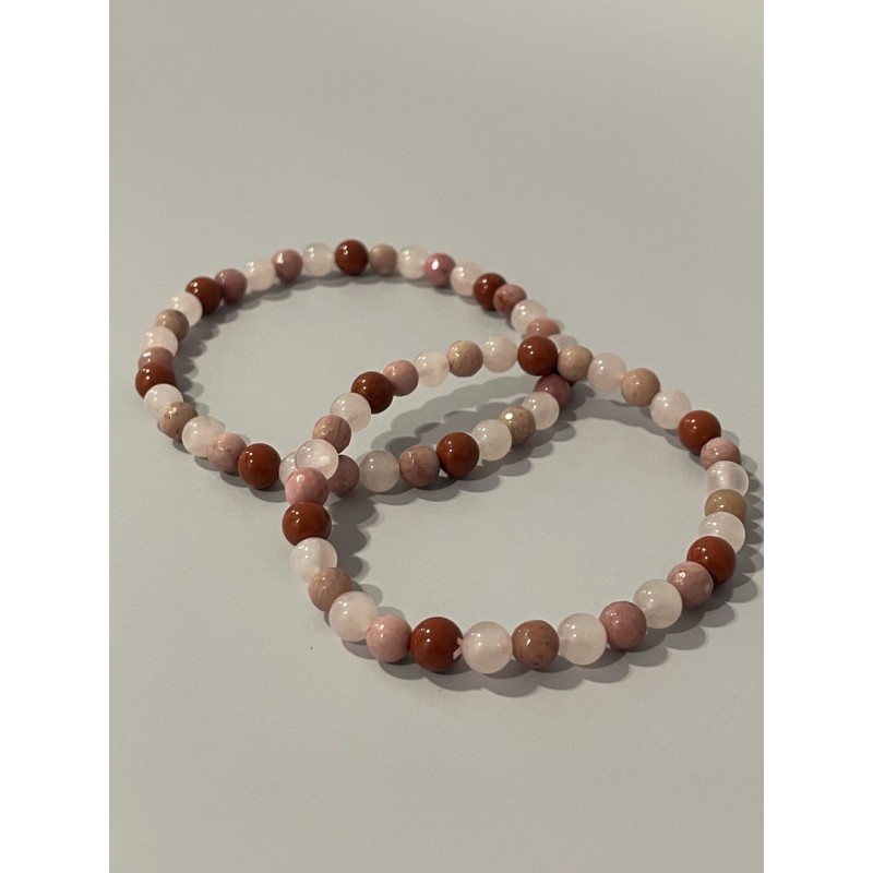 Bracelet La Fleur Guérisseuse en jaspe rouge, quartz rose et rhodonite – existe en 19 cm et 21 cm de longueur.