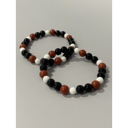 Bracelet L’Ombre du Clan en onyx, jaspe rouge et quartz neige – existe en 19 cm et 21 cm de longueur.