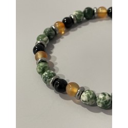 Détail des perles en agate arbre, onyx et cornaline du bracelet Le Fruit de l’Effort.