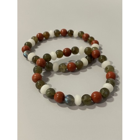 Bracelet L’Ermite aux Crapauds en labradorite kaki, jaspe rouge et quartz neige – existe en 19 cm et 21 cm de longueur.
