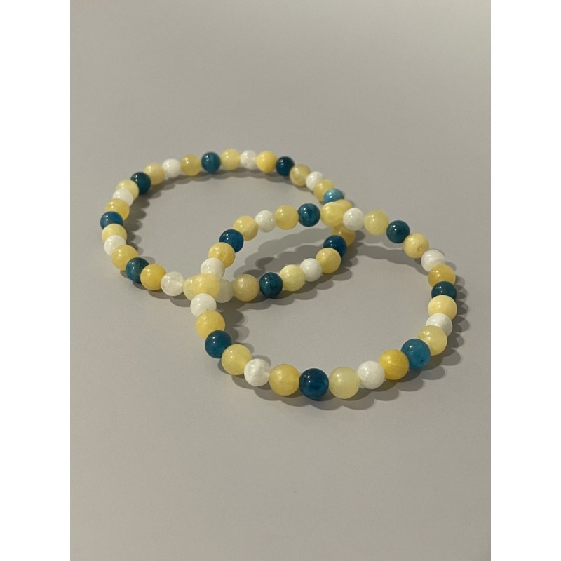 Bracelet La Clé des Étoiles en jade jaune, pierre de lune et apatite bleue – existe en 19 cm et 21 cm de longueur.