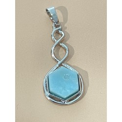 Pendentif hexagonal en amazonite naturelle.